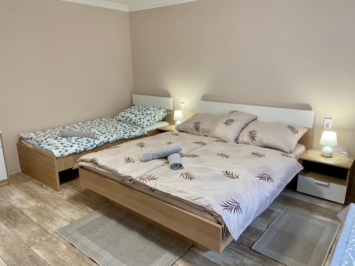 Vincze Vendeghaz Hotel Kormend Ngoại thất bức ảnh